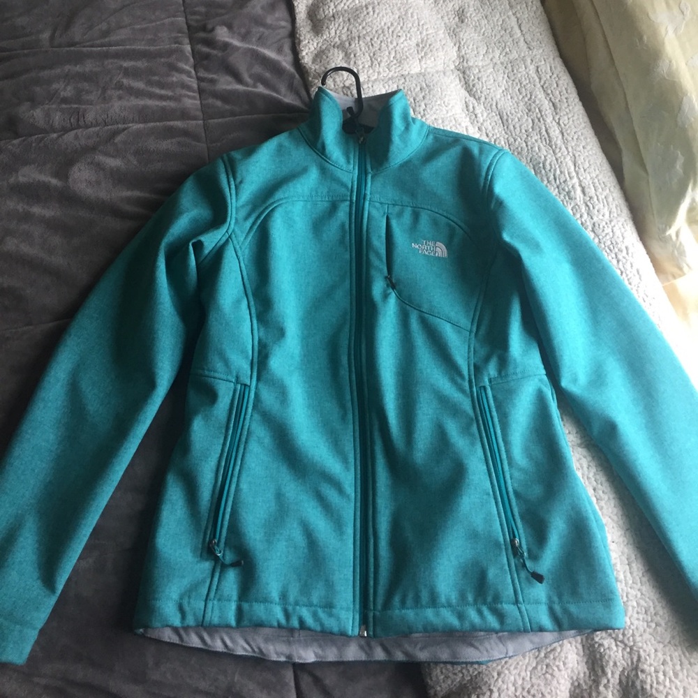 Women’s M The North Face Jacket